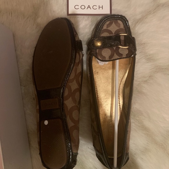 Size 8 coach flats - Picture 2 of 4